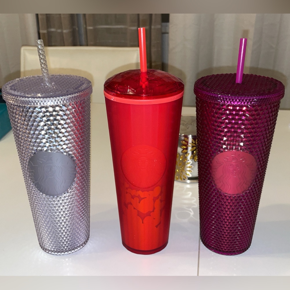 Starbucks cups!